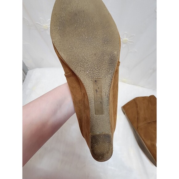 NEW DIRECTIONS WOMENS 9 BROWN BOOTIES CEDAR LACE UP SUEDE WEDGES CONTEMPORARY - Picture 12 of 16